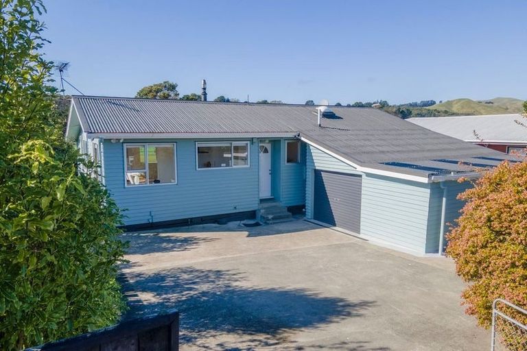 Photo of property in 24 Conclusion Street, Ascot Park, Porirua, 5024