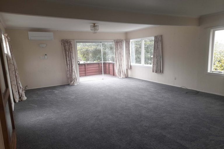 Photo of property in 18 Heath Avenue, Northcote, Auckland, 0627