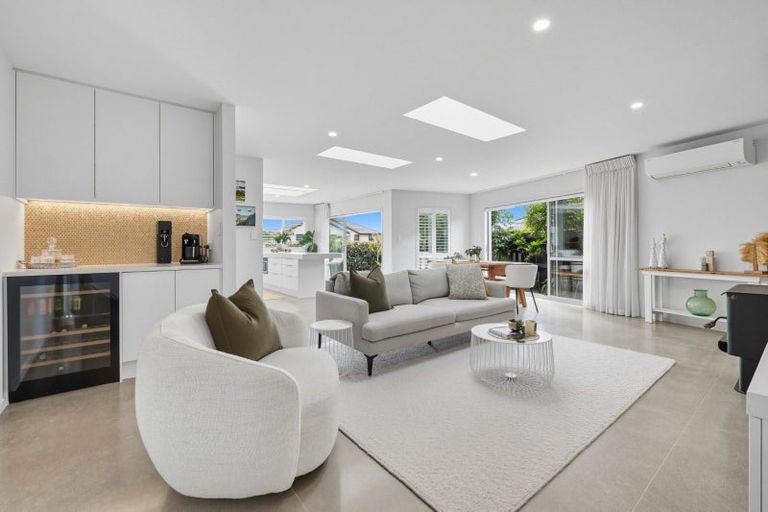 Photo of property in 6 Kahuparere Crescent, Pyes Pa, Tauranga, 3112