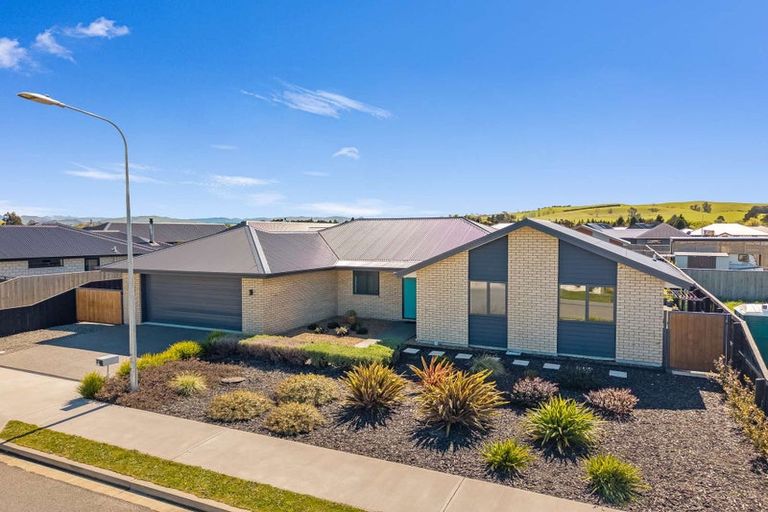 Photo of property in 4 Greenwood Place, Amberley, 7410