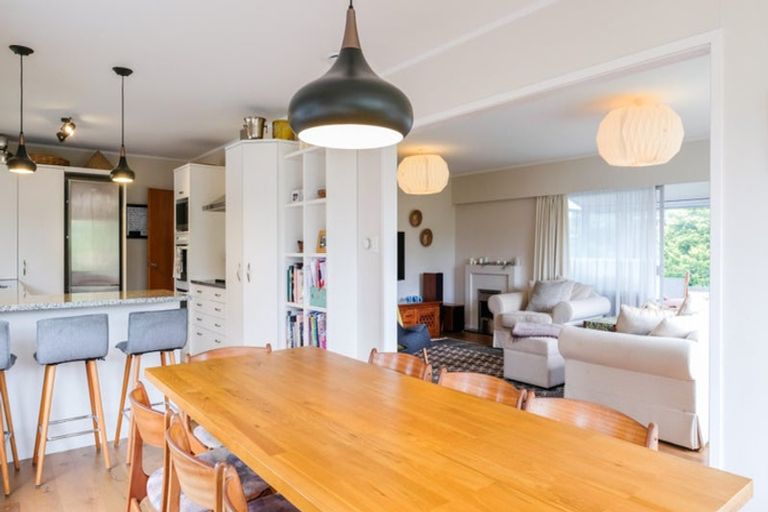 Photo of property in 28 James Evans Drive, Northcote, Auckland, 0627