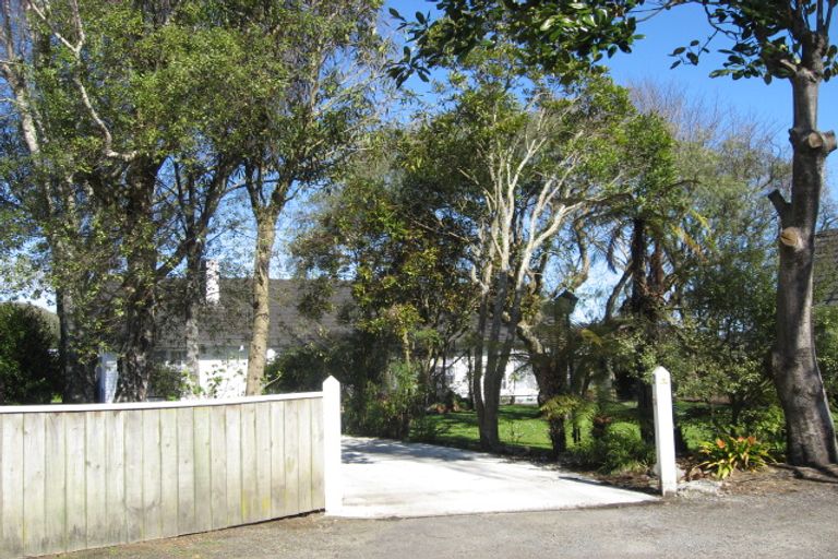 Photo of property in 2 Oriel Place, Levin, 5510