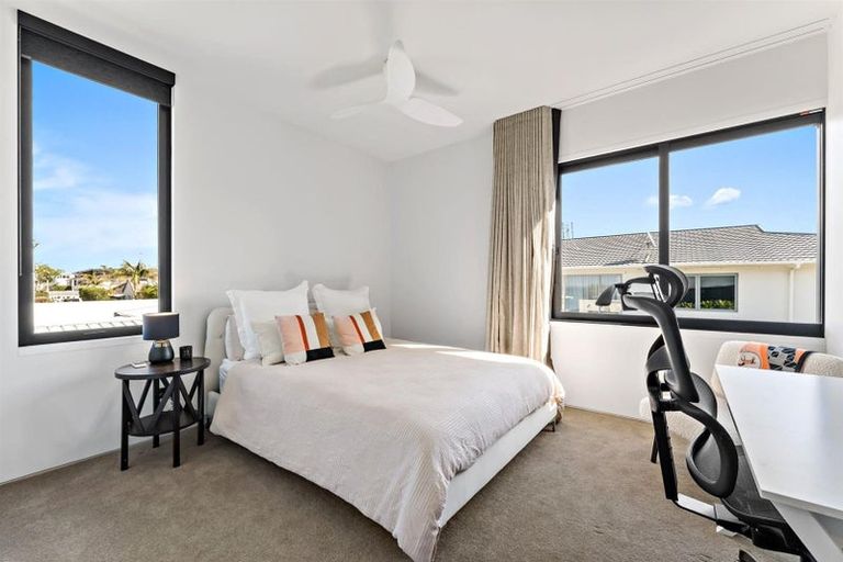 Photo of property in 41 Craig Road, Milford, Auckland, 0620