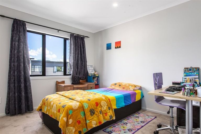 Photo of property in 19/9u Surrey Street, Tawa, Wellington, 5028