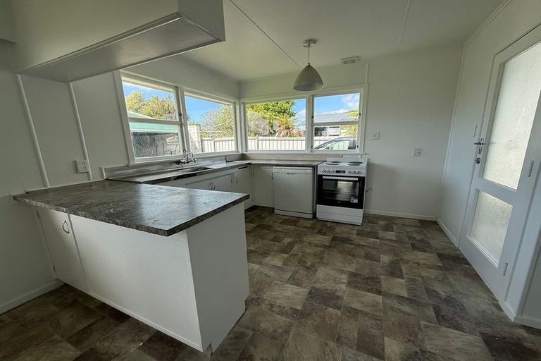 Photo of property in 12 Tanekaha Place, Pukete, Hamilton, 3200