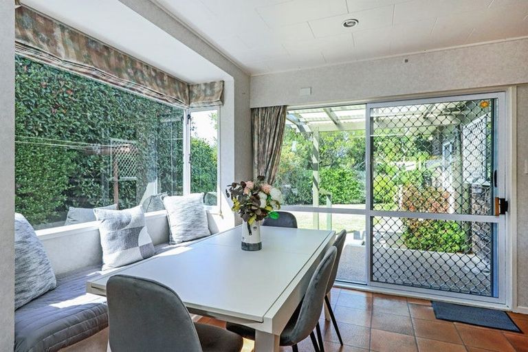 Photo of property in 15 Kirkcaldy Place, Flaxmere, Hastings, 4120