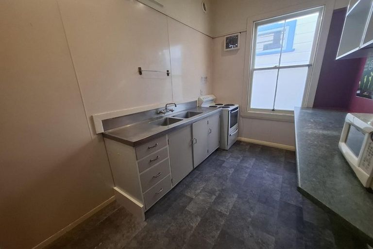 Photo of property in 25 Myrtle Crescent, Mount Cook, Wellington, 6021