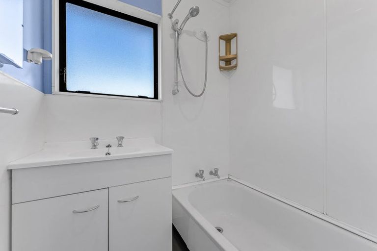 Photo of property in 9b Boundary Road, Opaheke, Papakura, 2113