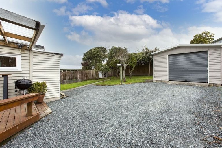 Photo of property in 43 Awaroa Road, Helensville, 0800