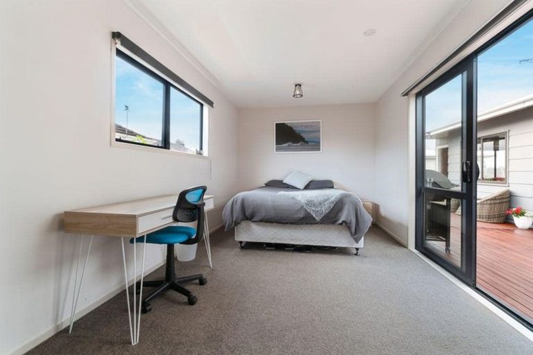 Photo of property in 44b Matipo Road, Te Atatu Peninsula, Auckland, 0610