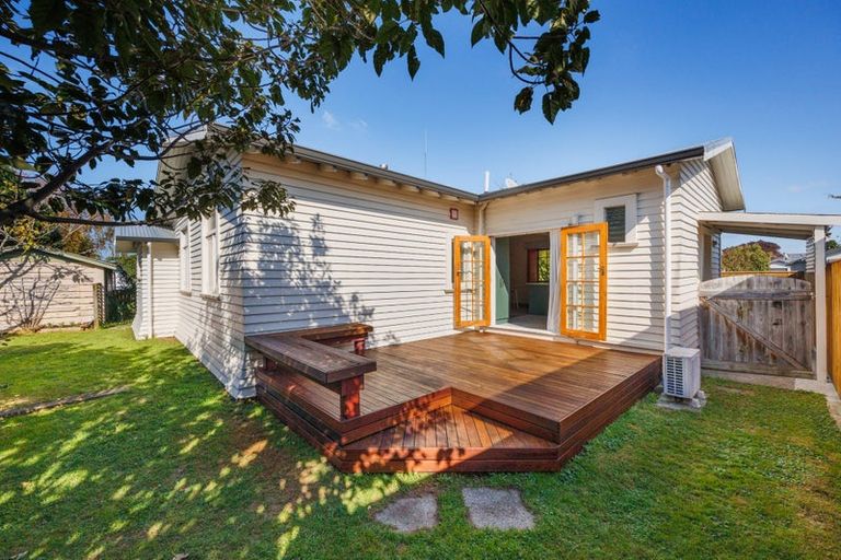 Photo of property in 3 Cuba Street, Takaro, Palmerston North, 4412