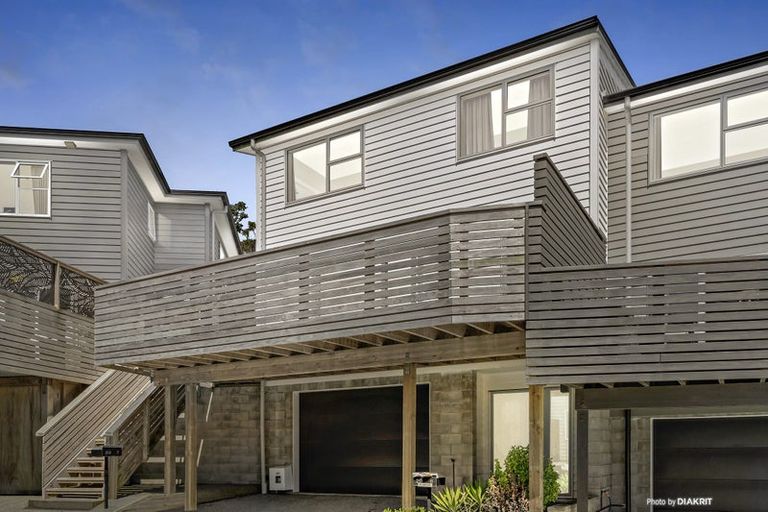 Photo of property in 20u6 Glanmire Road, Newlands, Wellington, 6037