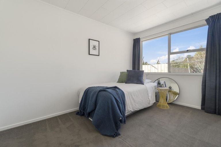 Photo of property in 8 Hewlett Road, Massey, Auckland, 0614