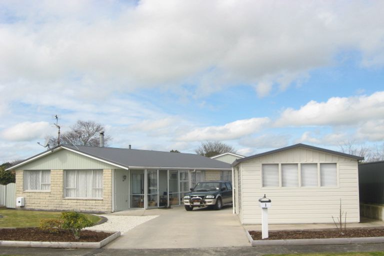 Photo of property in 1 Caesar Street, Stratford, 4332