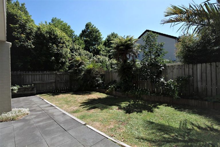 Photo of property in 11 Sires Parkway, Takanini, 2112
