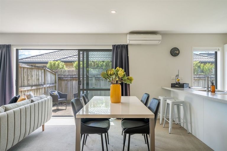 Photo of property in 17 Sunstone Crescent, Brown Owl, Upper Hutt, 5018