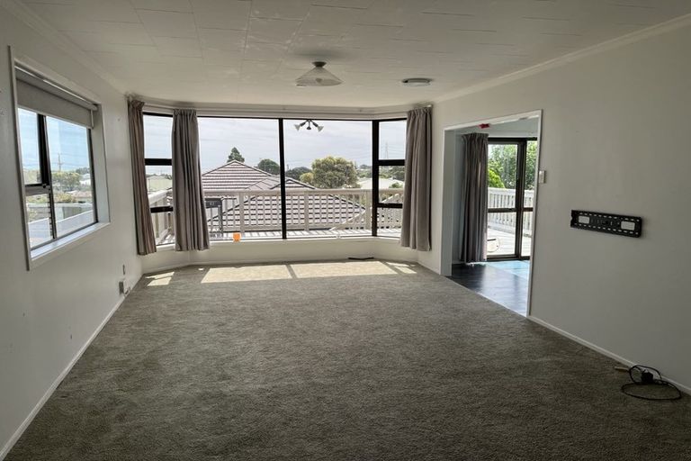 Photo of property in 3 Mount View Place, Spotswood, New Plymouth, 4310