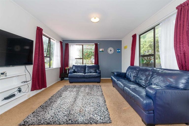 Photo of property in 23 Armada Drive, Ranui, Auckland, 0612