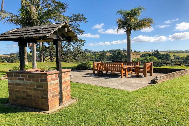 Photo of property in 21 Trig Road, Whitford, Howick, 2571