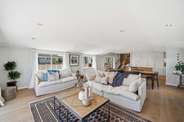 Photo of property in 31 Beechwood Road, Rothesay Bay, Auckland, 0630