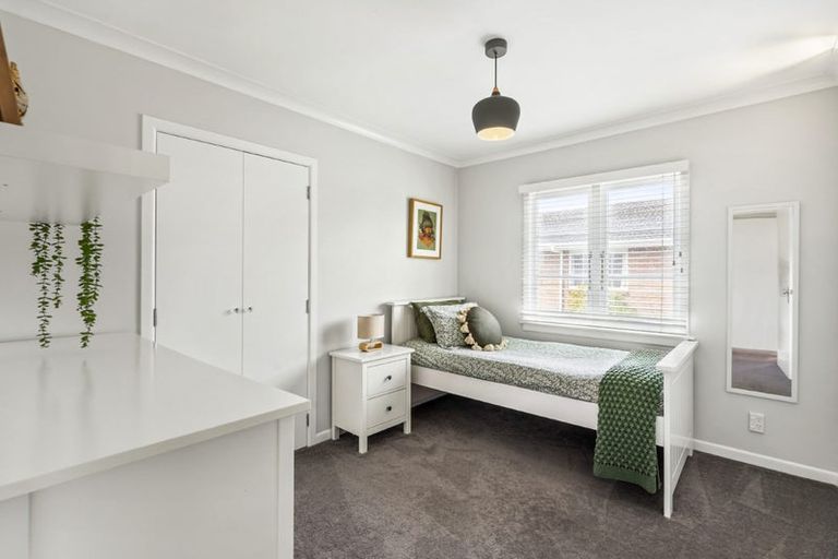 Photo of property in 1/46 Eversleigh Road, Belmont, Auckland, 0622