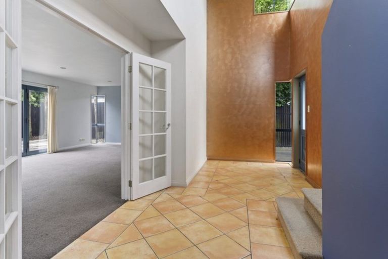 Photo of property in 209 Innes Road, St Albans, Christchurch, 8052