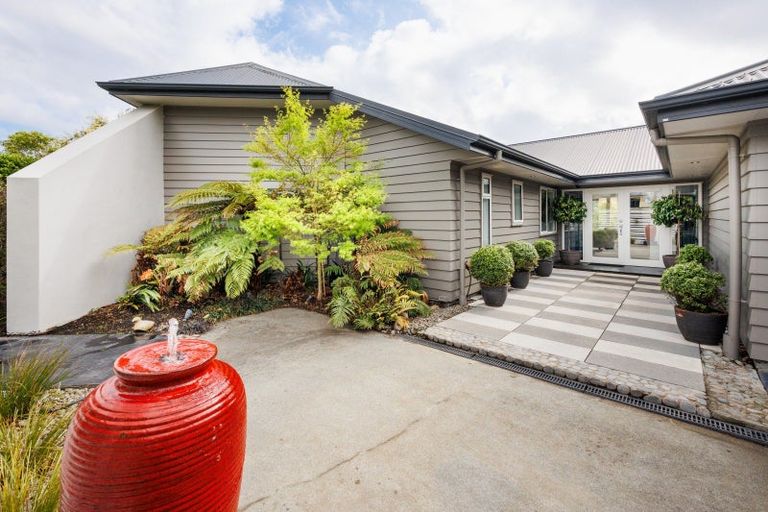 Photo of property in 28 Cashmere Drive, Fitzherbert, Palmerston North, 4410