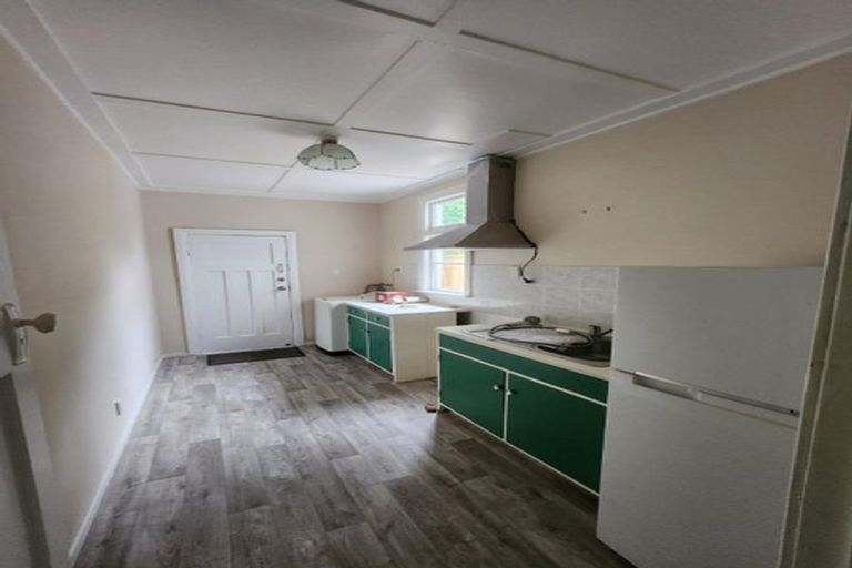 Photo of property in 46 Queens Drive, Lyall Bay, Wellington, 6022