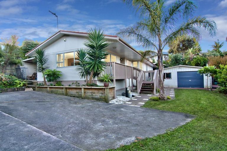 Photo of property in 56 Cyclarama Crescent, Massey, Auckland, 0614