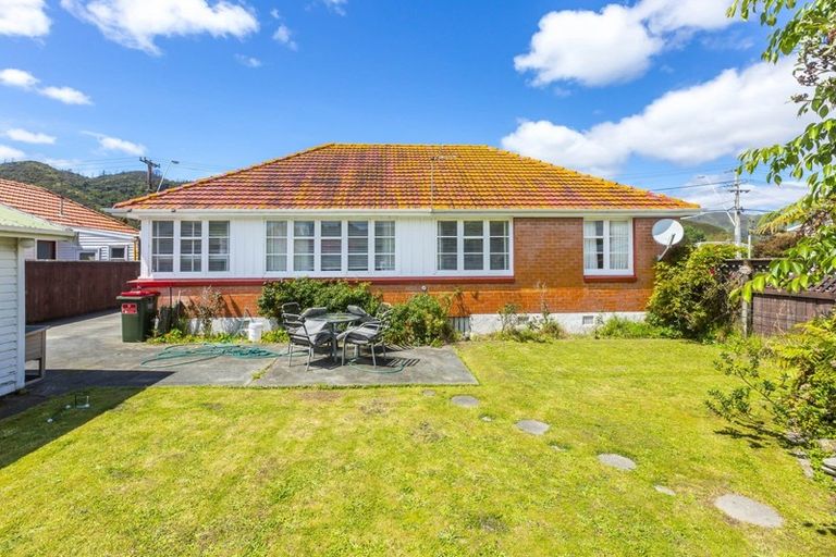 Photo of property in 1105 High Street, Taita, Lower Hutt, 5011