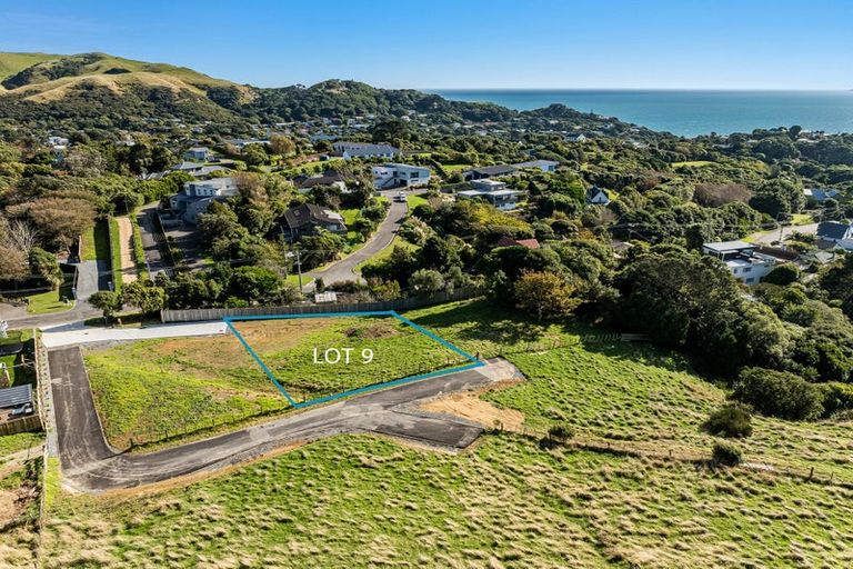 Photo of property in 66 Muri Road, Pukerua Bay, 5026