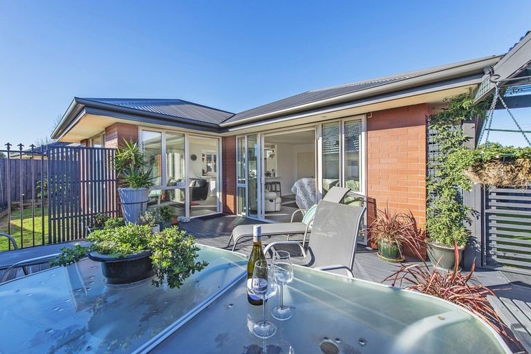 Photo of property in 11 Globe Bay Drive, Templeton, Christchurch, 8042