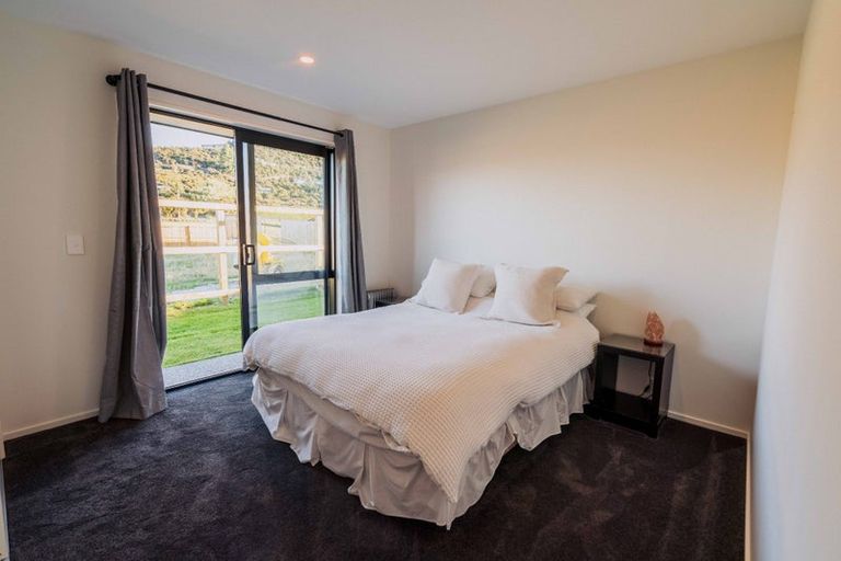 Photo of property in 5 Tahi Street, Albert Town, Wanaka, 9305
