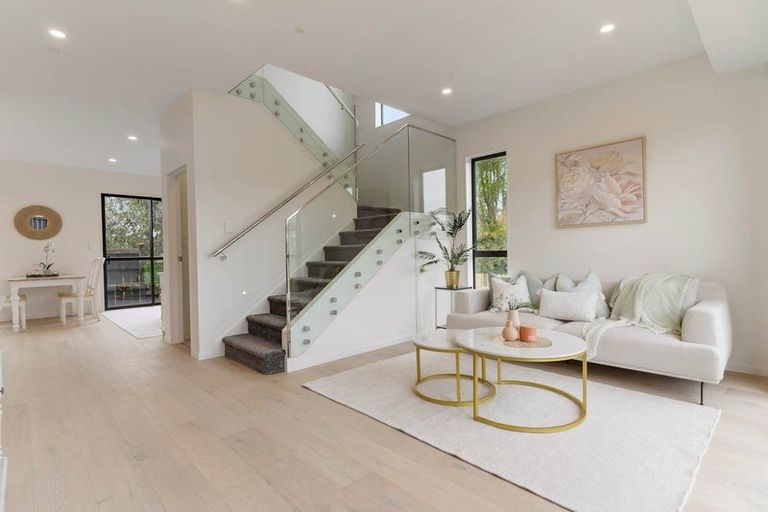 Photo of property in 48c Portadown Avenue, Pakuranga Heights, Auckland, 2010