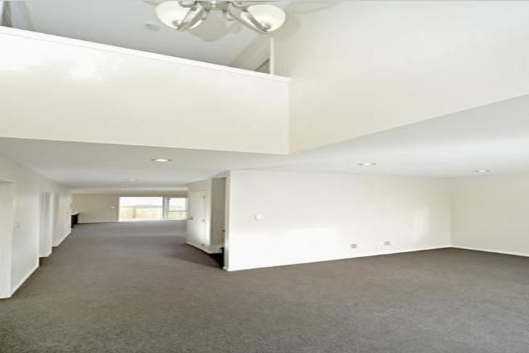 Photo of property in 68 Keri Vista Rise, Papakura, 2110