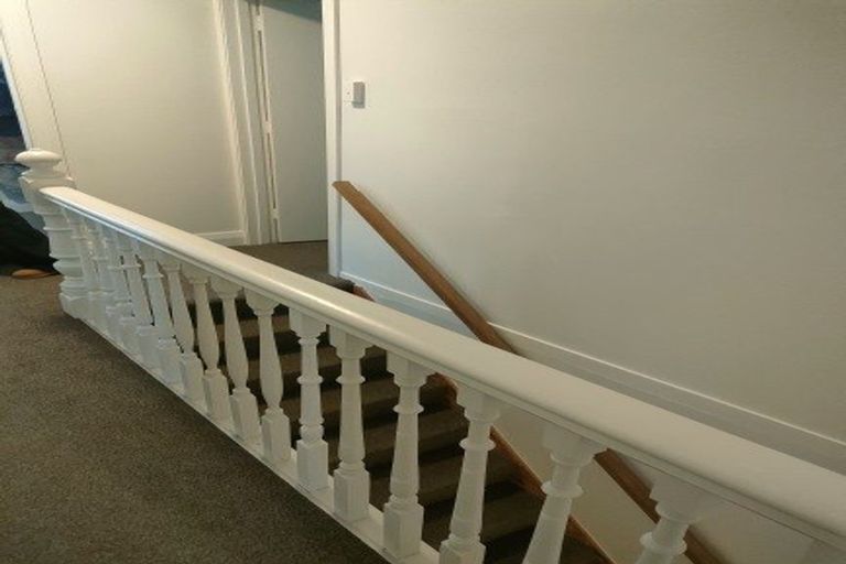 Photo of property in 142 Tasman Street, Mount Cook, Wellington, 6021