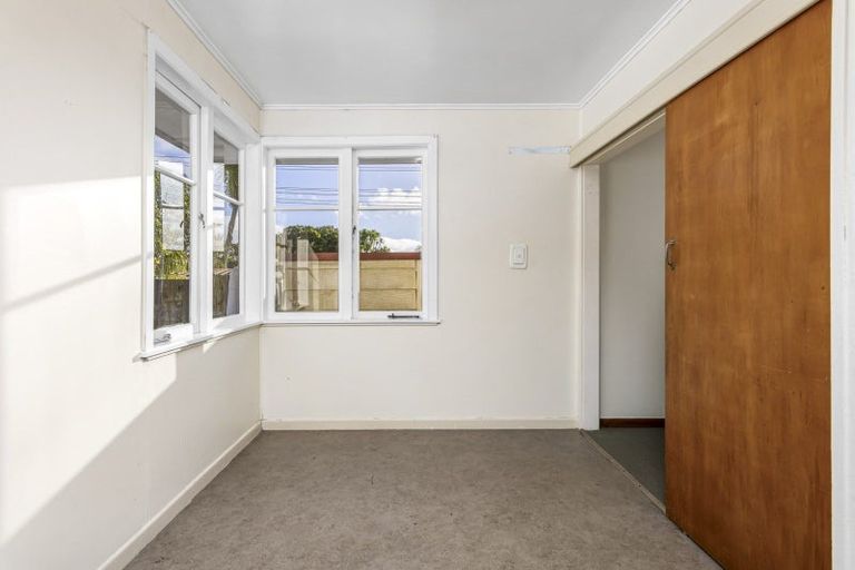 Photo of property in 20 Rosier Road, Glen Eden, Auckland, 0602