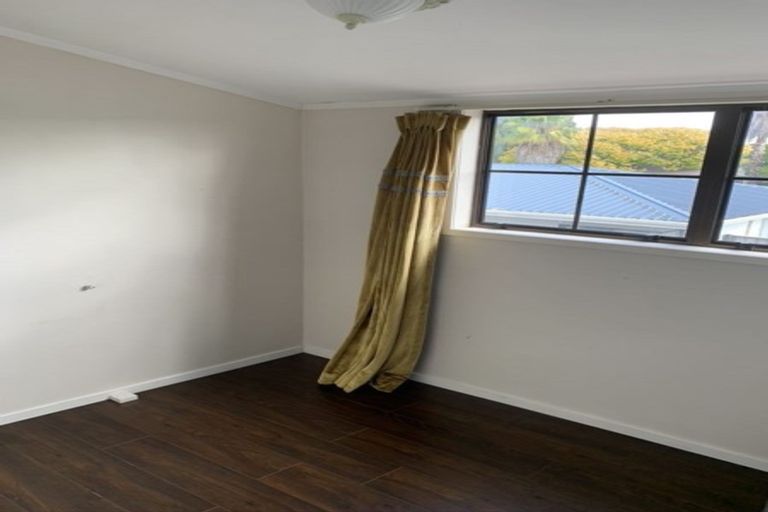 Photo of property in 5 Tawa Road, Te Atatu Peninsula, Auckland, 0610