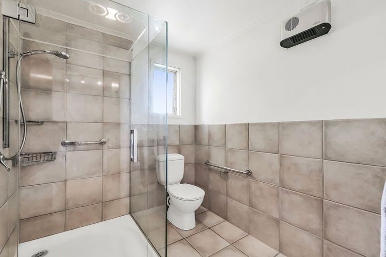 Photo of property in 39 Highfield Place, Avonhead, Christchurch, 8042