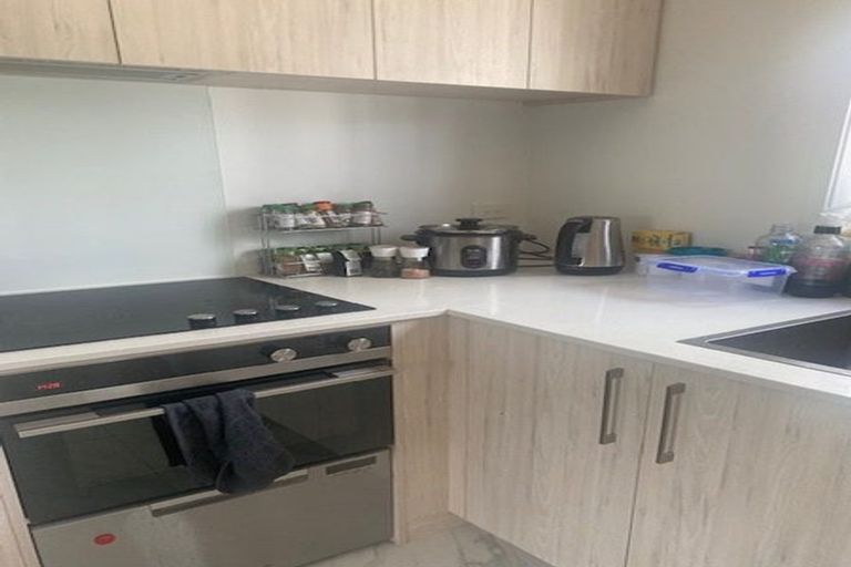 Photo of property in 3/172 Don Buck Road, Massey, Auckland, 0614