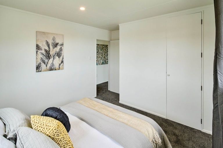 Photo of property in 7 Edelweiss Grove, Timberlea, Upper Hutt, 5018