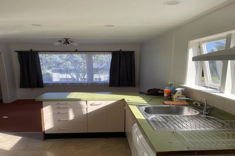 Photo of property in 87 Stewart Drive, Newlands, Wellington, 6037