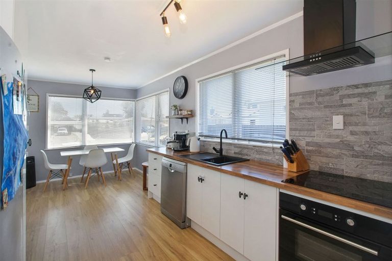 Photo of property in 15 Bettina Place, Manurewa, Auckland, 2102