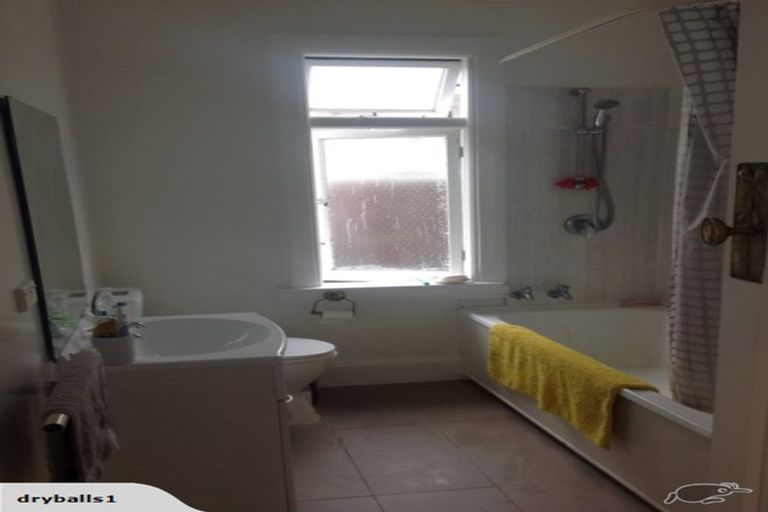 Photo of property in 16 Donald Place, St Albans, Christchurch, 8014