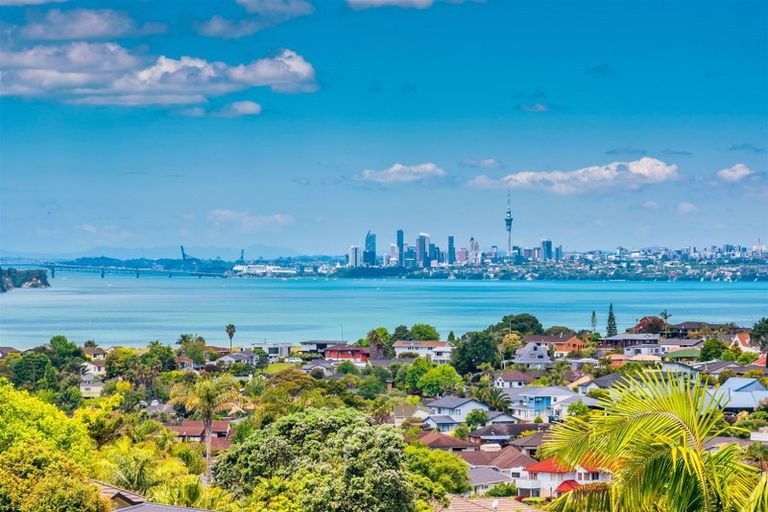 Photo of property in 38 Luckens Road, West Harbour, Auckland, 0618