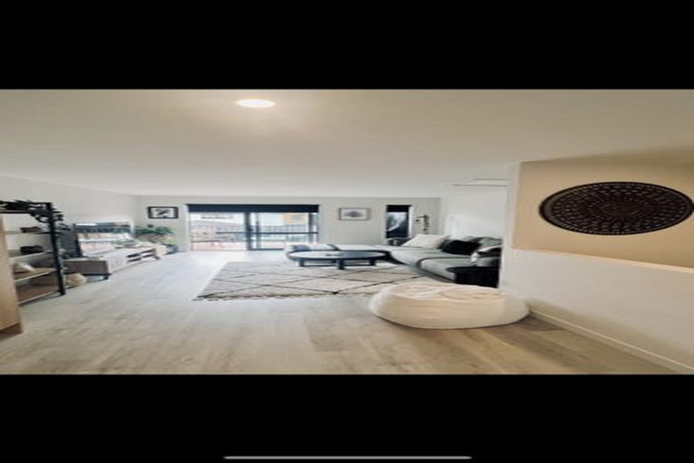 Photo of property in 6 Parenga Lane, Kumeu, 0810