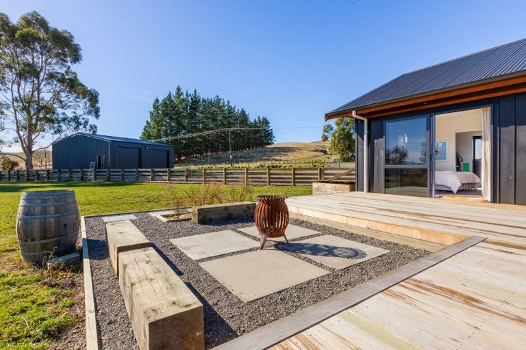 Photo of property in 360 Maharakeke Road, Waipukurau, 4281