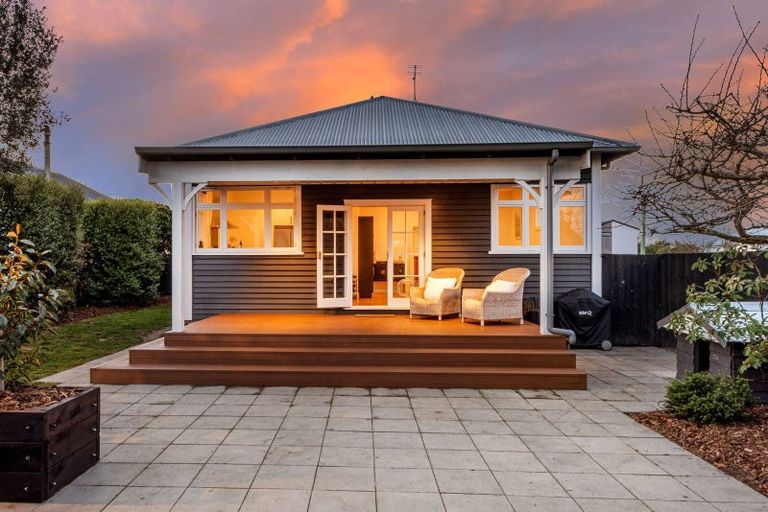 Photo of property in 18 Winton Street, St Albans, Christchurch, 8014