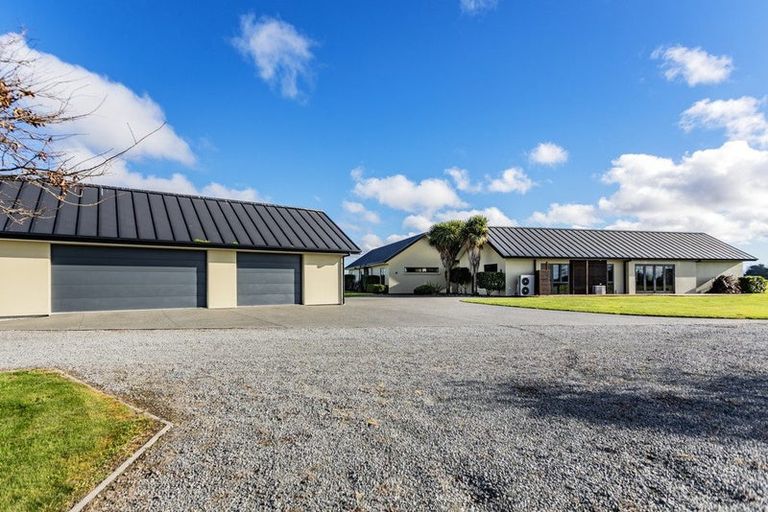 Photo of property in 585 Coutts Island Road, Coutts Island, Christchurch, 7670