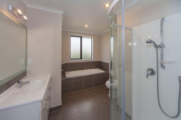 Photo of property in 8 Karika Place, Massey, Auckland, 0614